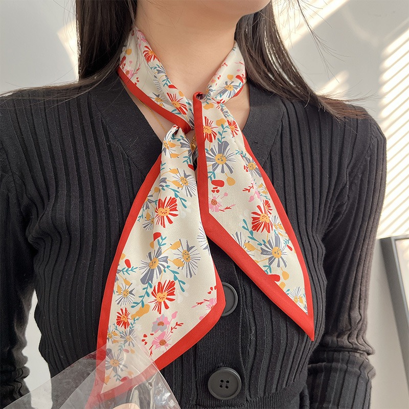 Lenço Floral Vermelho Feminino - Useful Tech Accessories avaliação e preço
